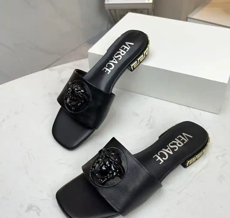 hype Givenchy Slippers