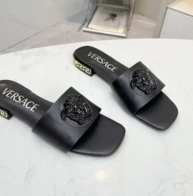 hype Givenchy Slippers