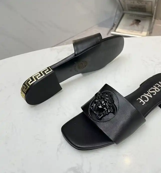 hype Givenchy Slippers