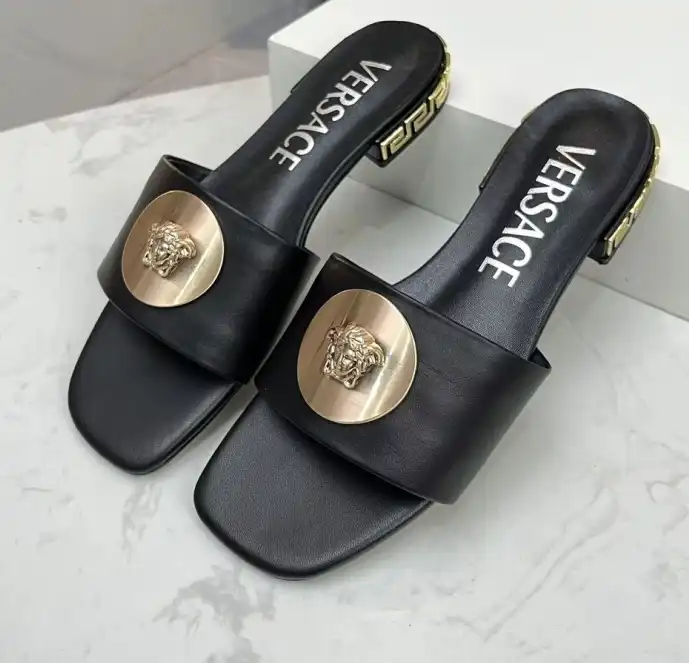 hype Givenchy Slippers