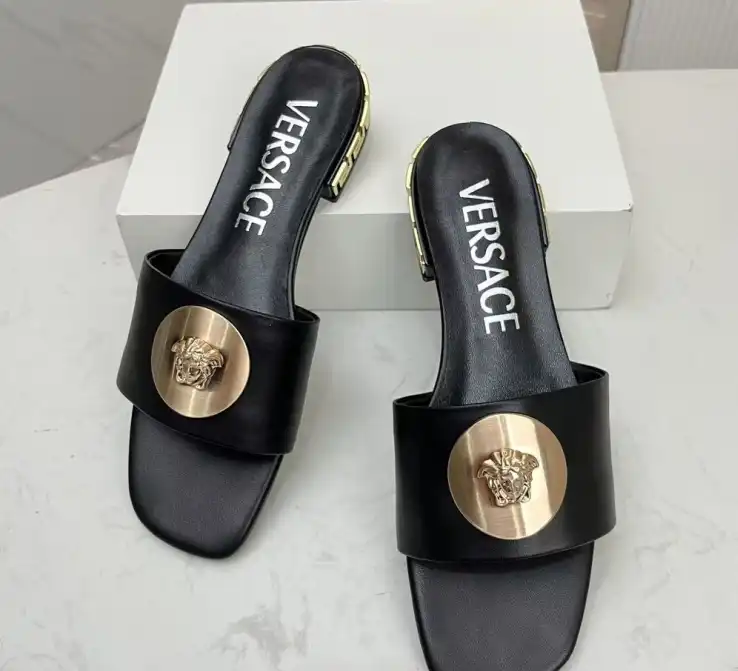 hype Givenchy Slippers