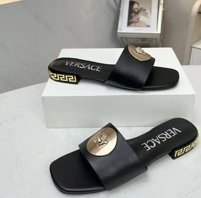 hype Givenchy Slippers