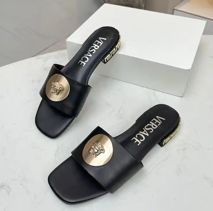 hype Givenchy Slippers