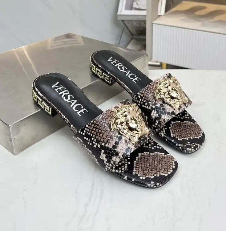 hype Givenchy Slippers