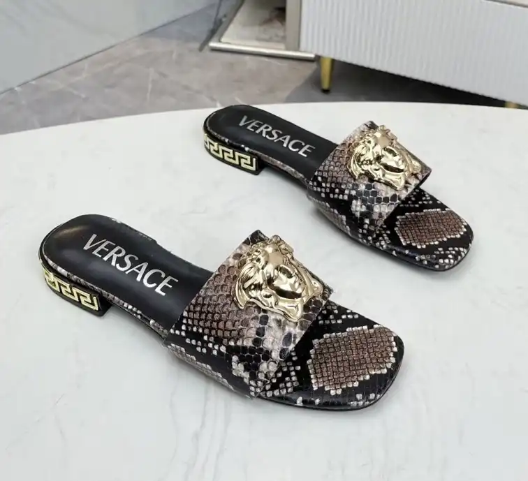 hype Givenchy Slippers