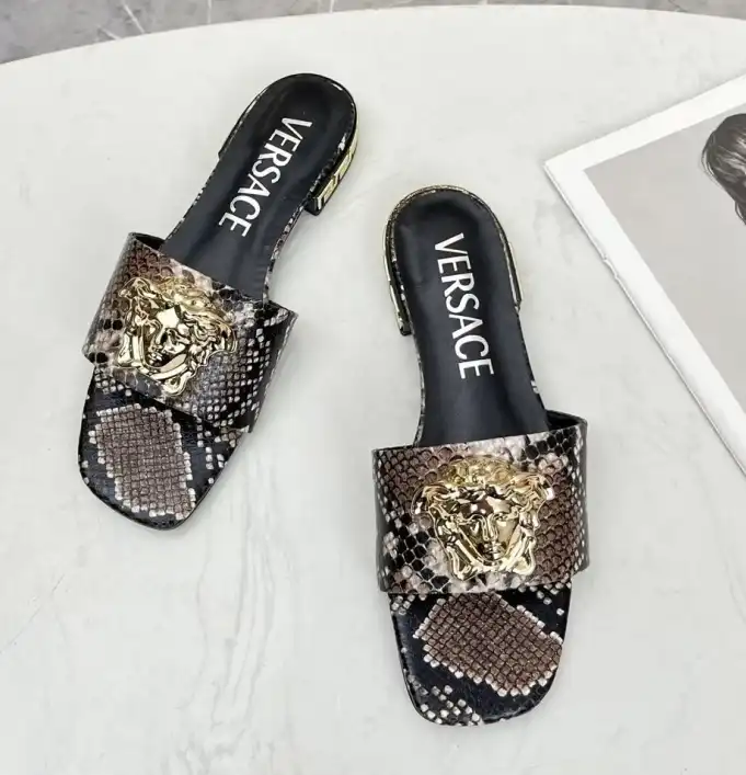 hype Givenchy Slippers