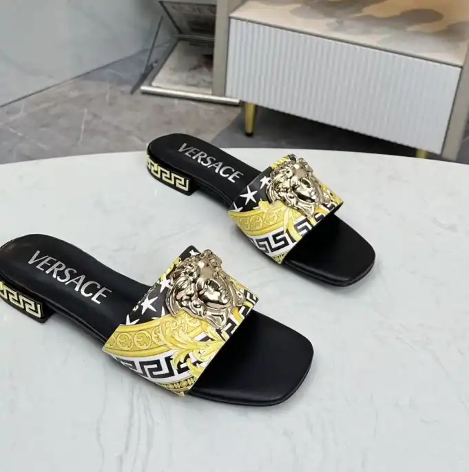 hype Givenchy Slippers