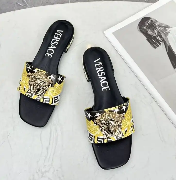 hype Givenchy Slippers