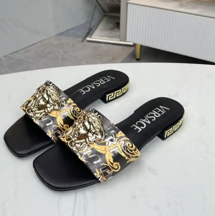 hype Givenchy Slippers