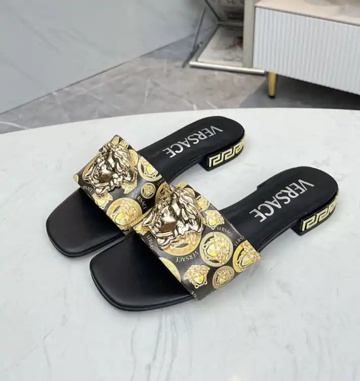 hype Givenchy Slippers