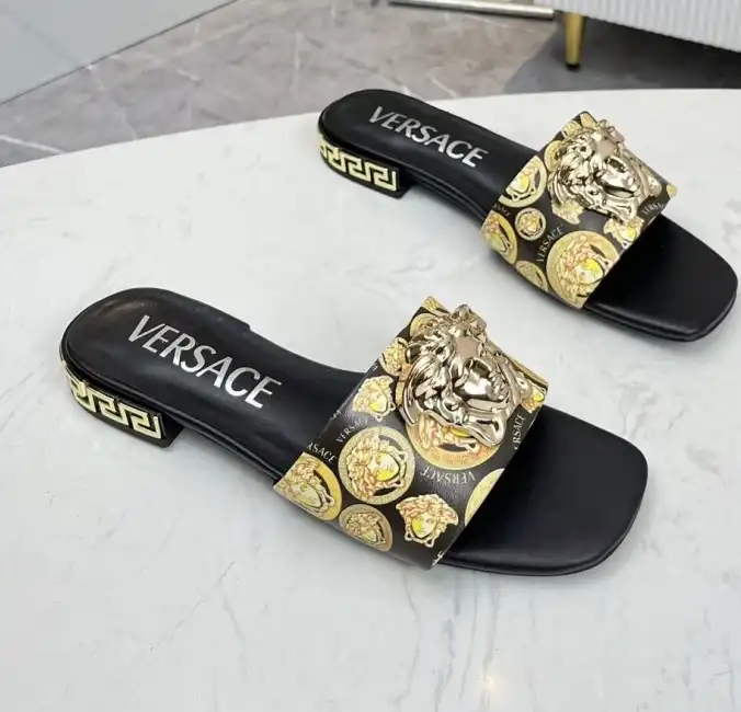 hype Givenchy Slippers