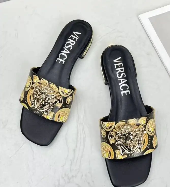 hype Givenchy Slippers