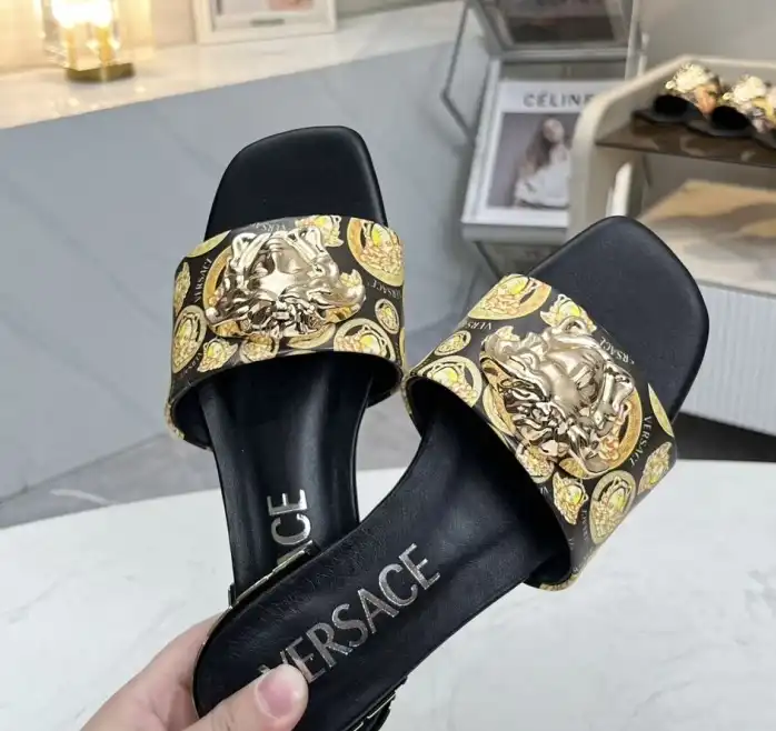 hype Givenchy Slippers