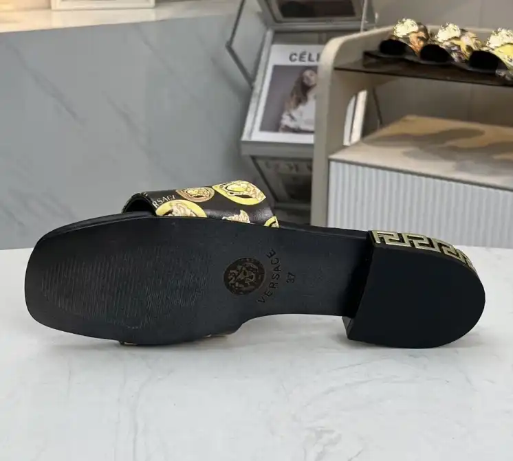 hype Givenchy Slippers