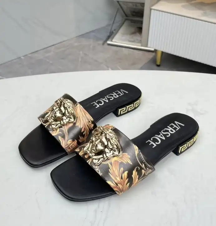 hype Givenchy Slippers