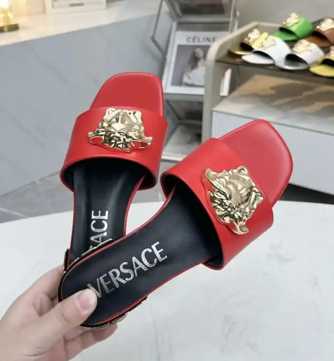 hype Givenchy Slippers