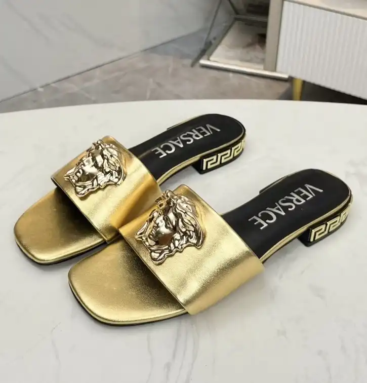 hype Givenchy Slippers