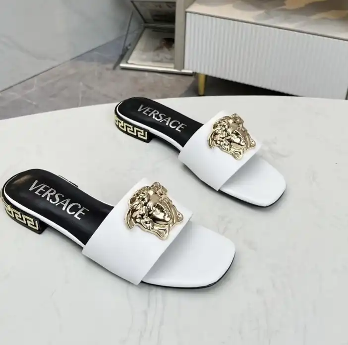 hype Givenchy Slippers