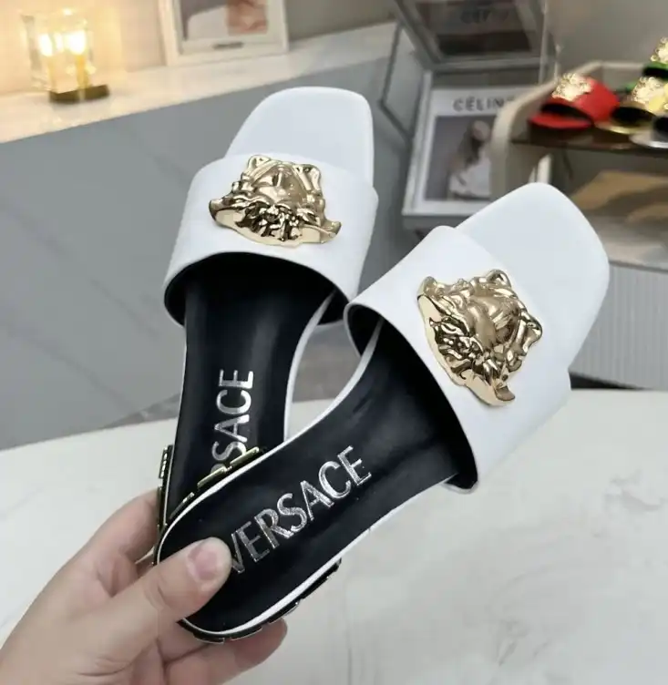 hype Givenchy Slippers