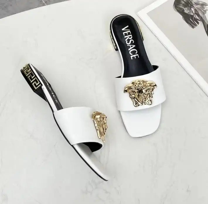 hype Givenchy Slippers