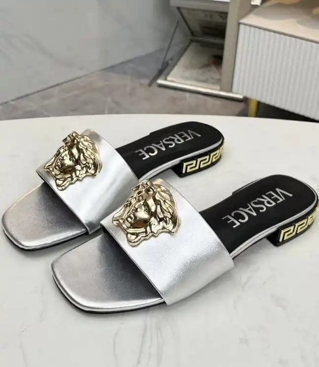 hype Givenchy Slippers