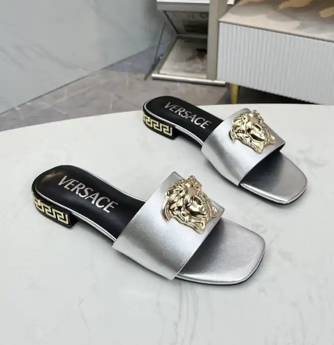 hype Givenchy Slippers