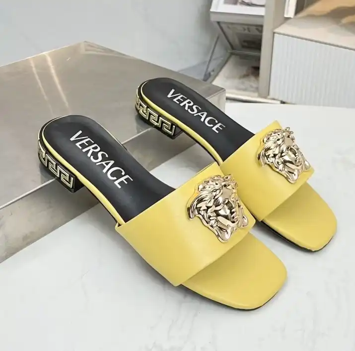 hype Givenchy Slippers