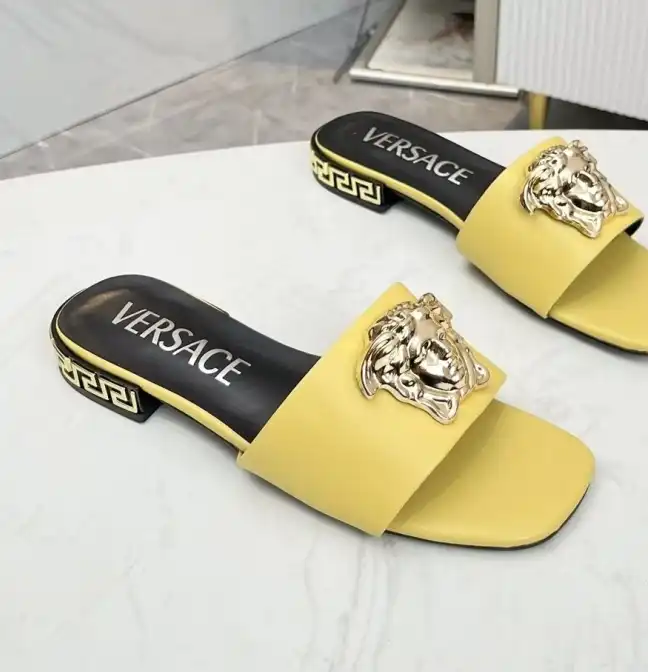 hype Givenchy Slippers