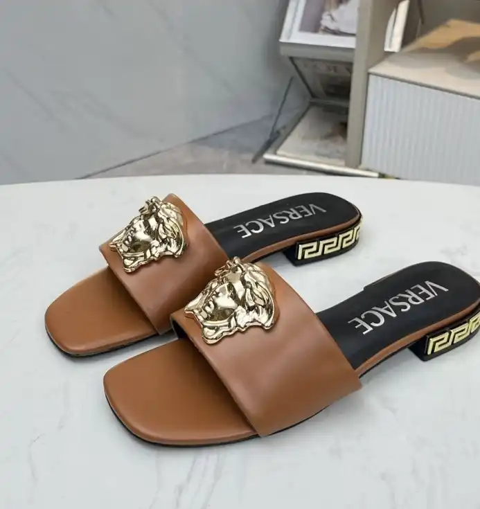 hype Givenchy Slippers