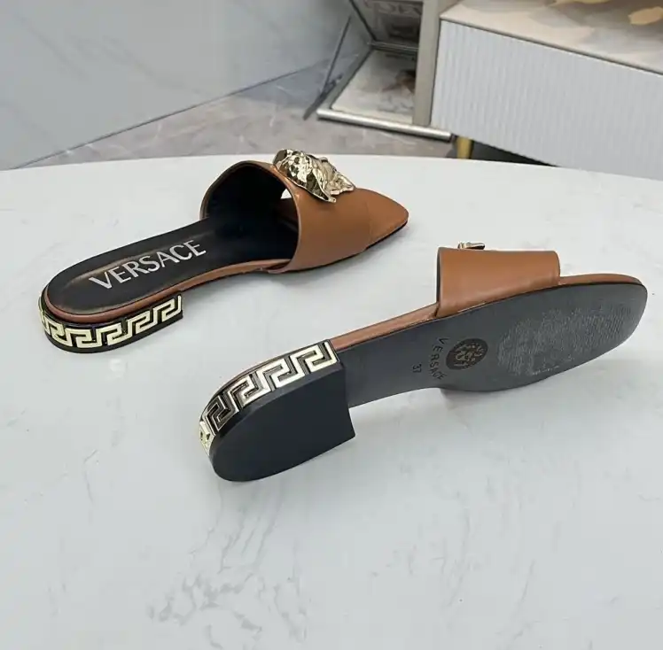 hype Givenchy Slippers