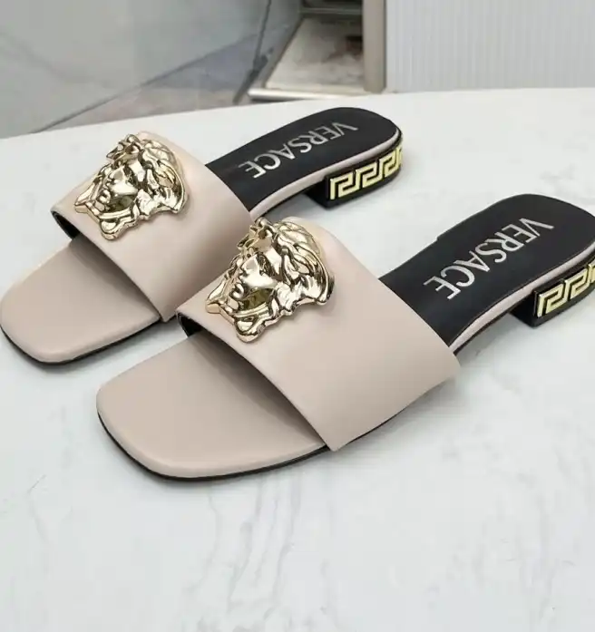 hype Givenchy Slippers