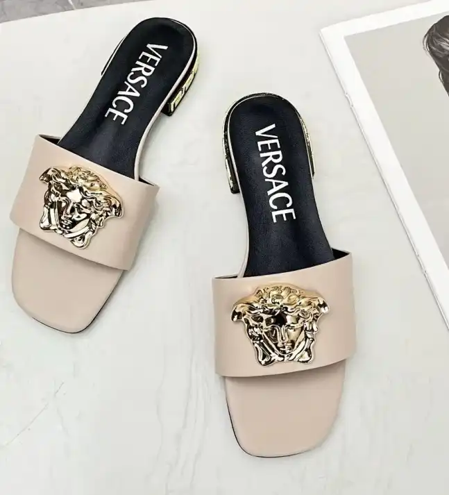 hype Givenchy Slippers