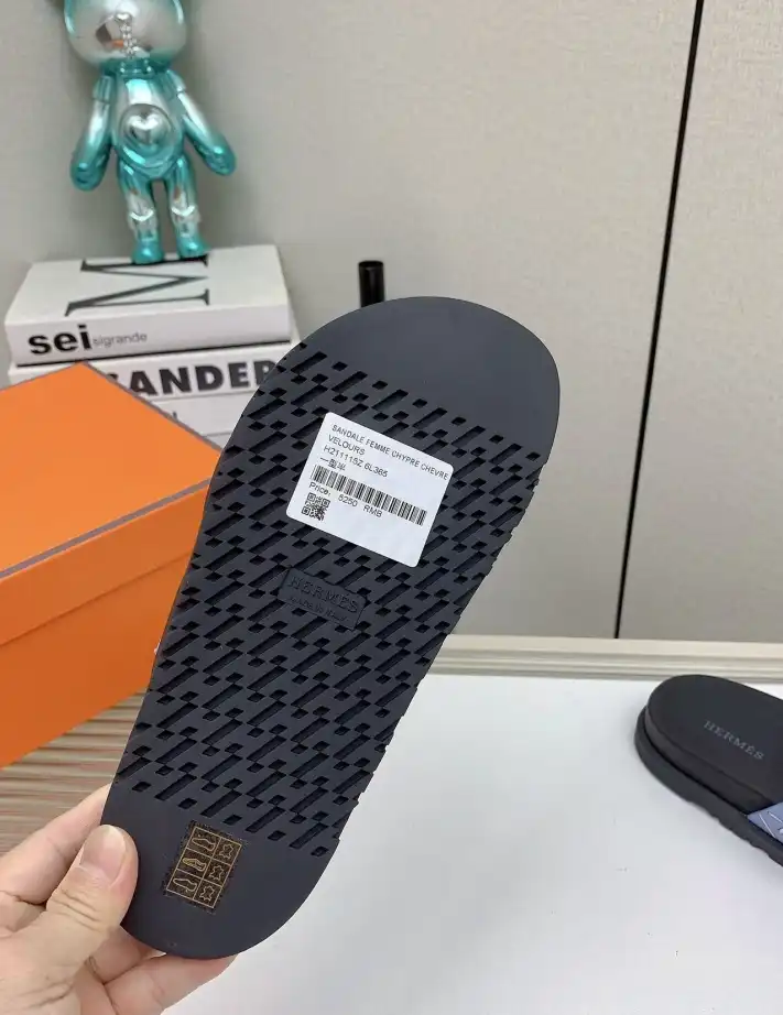 hype Hermes Slippers