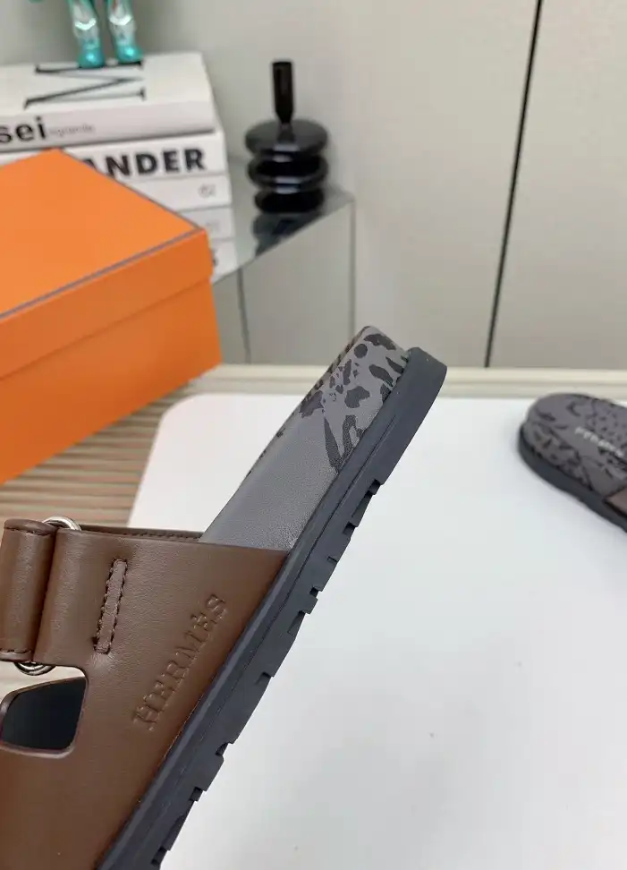 hype Hermes Slippers