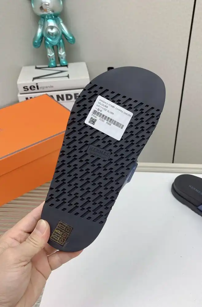 hype Hermes Slippers