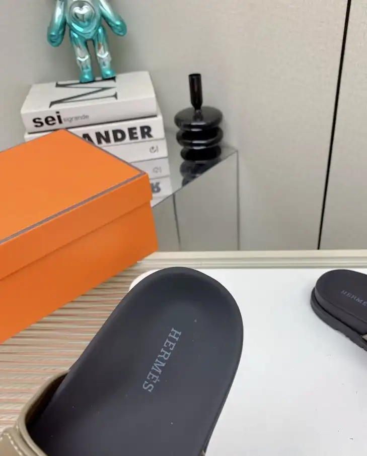 hype Hermes Slippers