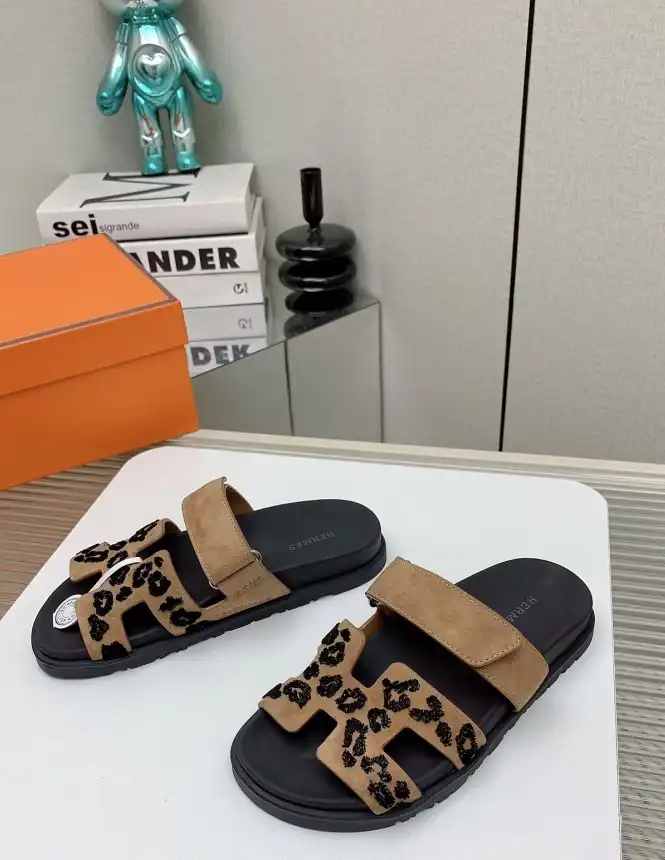 hype Hermes Slippers