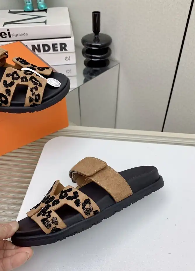 hype Hermes Slippers