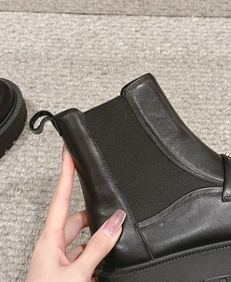 hype Chanel Boots