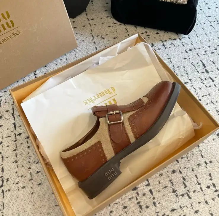 hype Miu Miu Leather Shoes