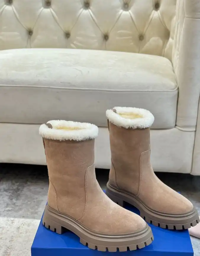 hype Stuart Weitzman Boots