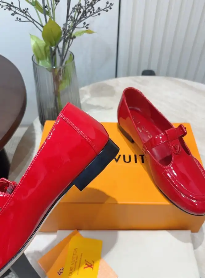 hype LV flat shoes