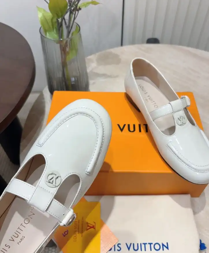 hype LV flat shoes