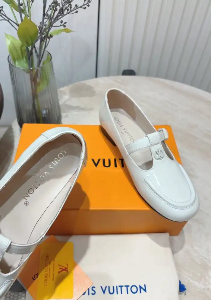 hype LV flat shoes