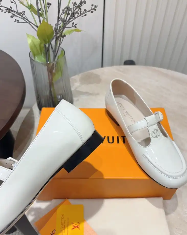 hype LV flat shoes