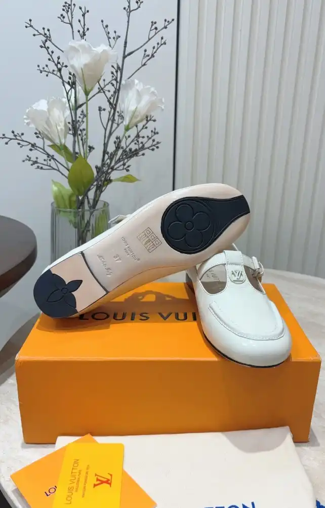 hype LV flat shoes