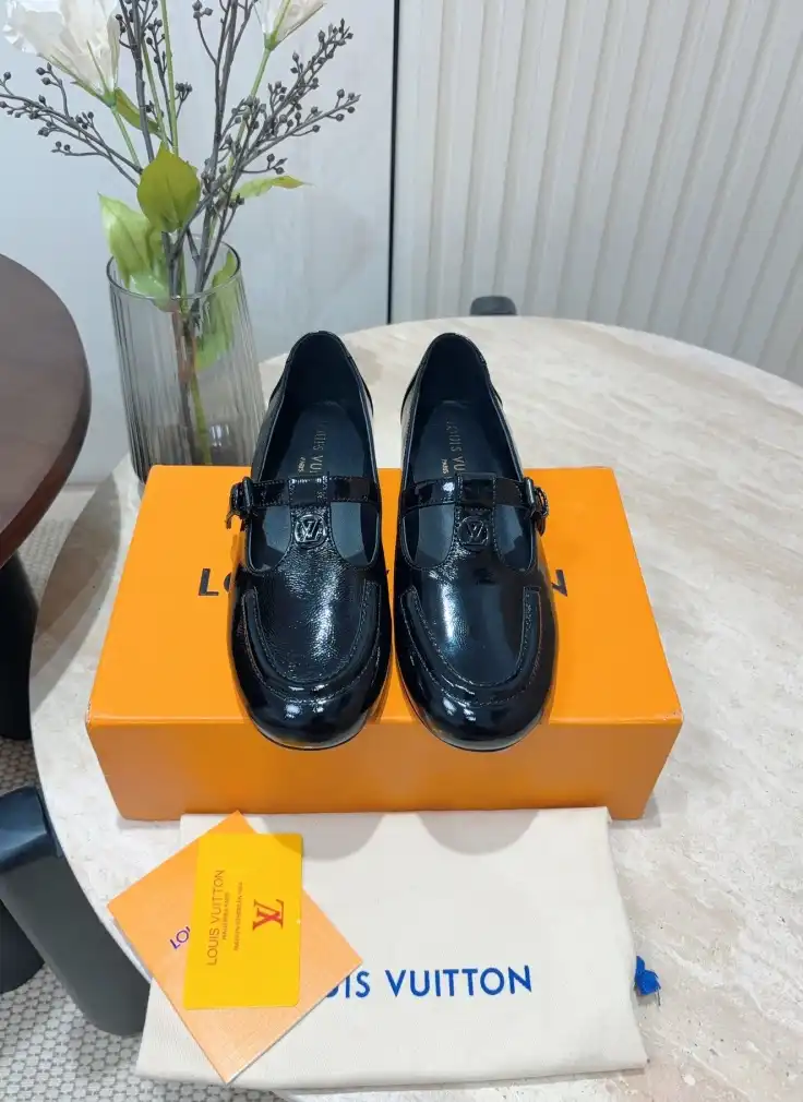 hype LV flat shoes