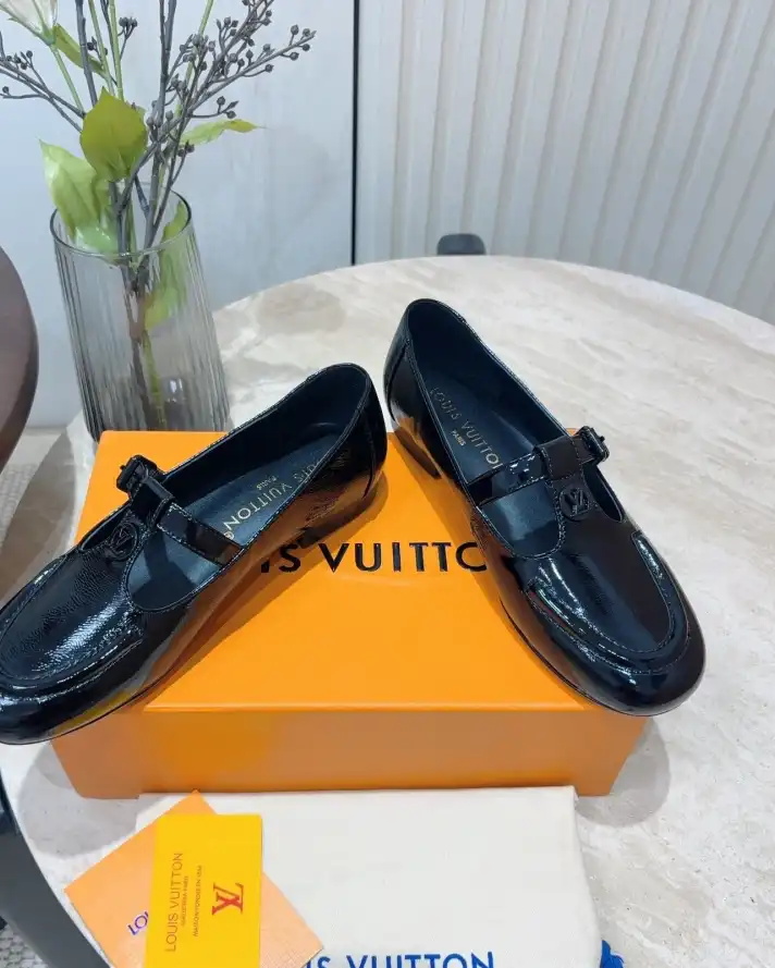 hype LV flat shoes