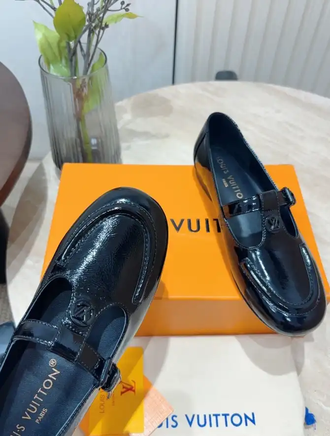 hype LV flat shoes