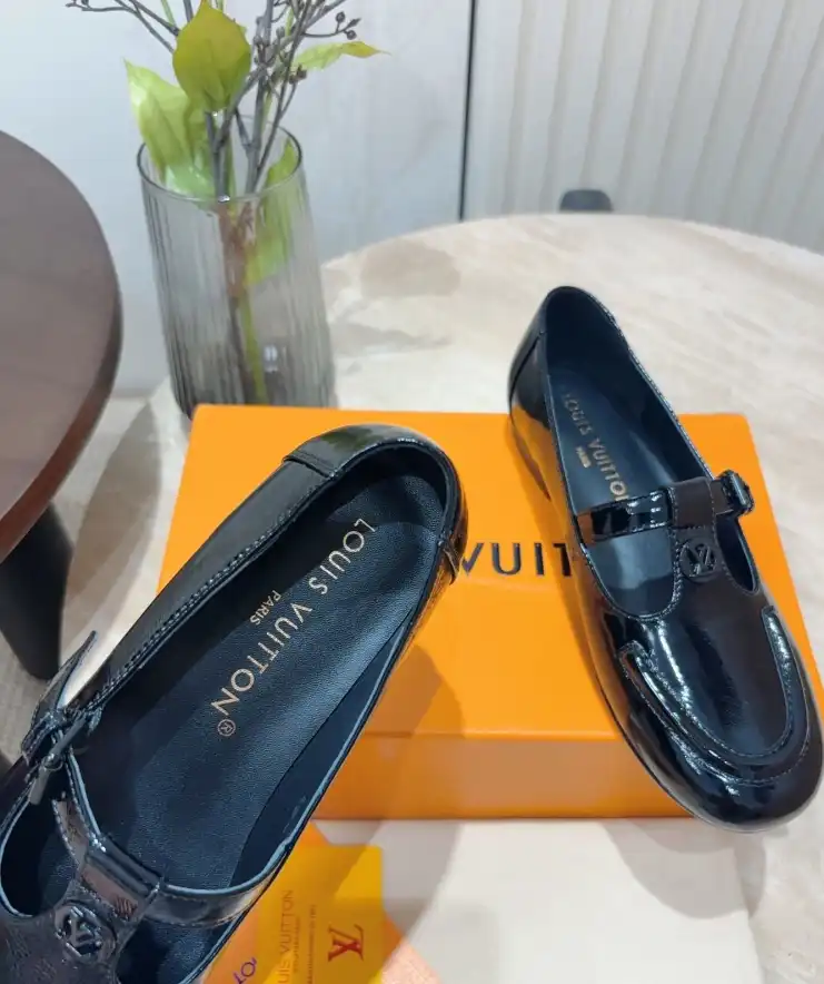 hype LV flat shoes